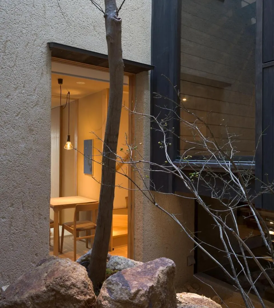 Komatsu Residences Kyoto 0*,  Japon